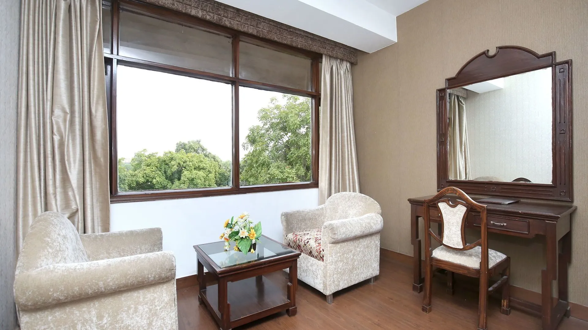 Capital O 5440 Hotel Le Monarque Chandigarh